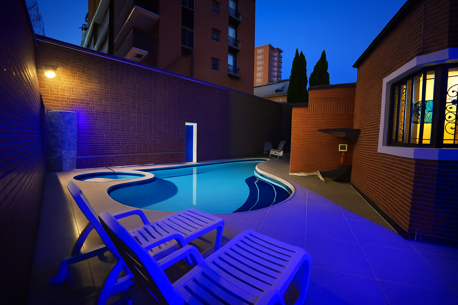 Q104 Casa para grupos en Las Palmas | Piscina, Jacuzzi y 5 Suites (1/8)