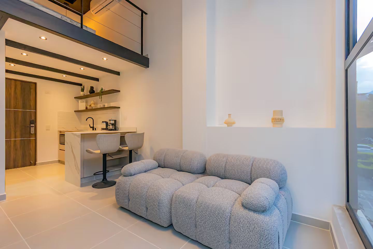 D202 Studio Dúplex de Lujo · Laureles · A/A & Workspace (1/8)