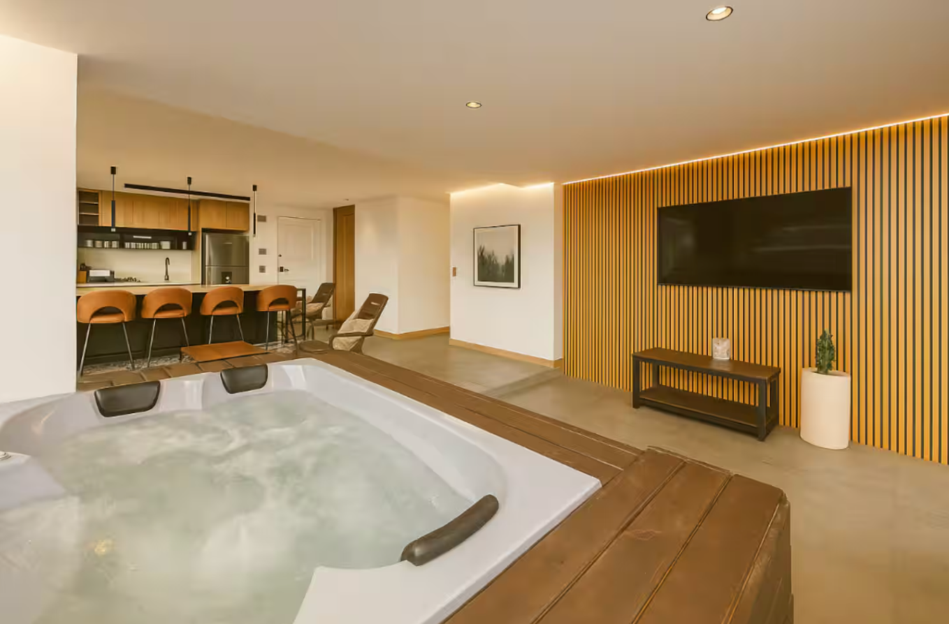 CA501 Apartamento 4 hab · Jacuzzi & Balcón · Junto a El Tesoro (1/8)